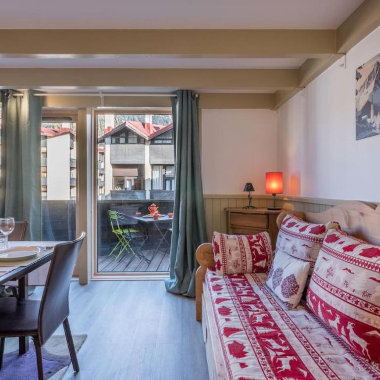 Ancolie - Apartment 1 bedroom close to the slopes - By Cozee Rentals - One-Bedroom Apartment with Balcony and Mountain View - 9