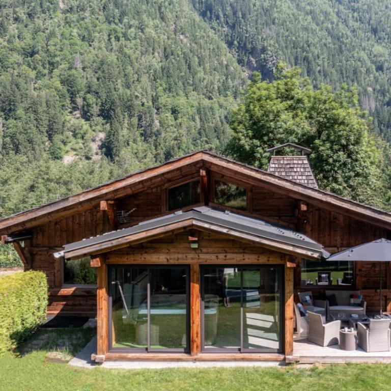 Chalet Altura- 5 Bedrooms - Jacuzzi and Sauna - By Cozee Rentals - Chalet - 1