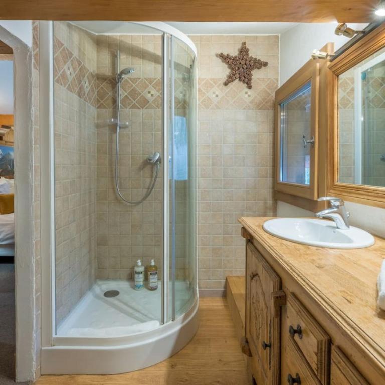 Chalet Altura- 5 Bedrooms - Jacuzzi and Sauna - By Cozee Rentals - Chalet - 18