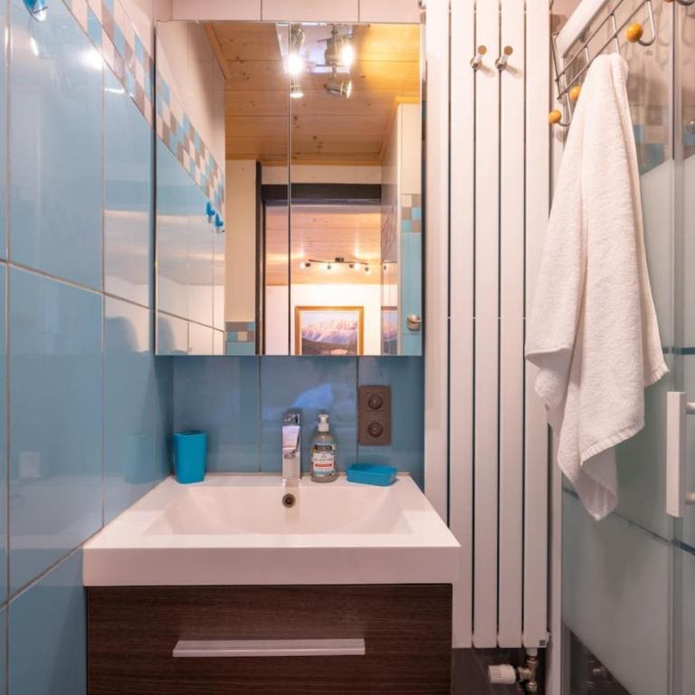 Chalet Altura- 5 Bedrooms - Jacuzzi and Sauna - By Cozee Rentals - Chalet - 29
