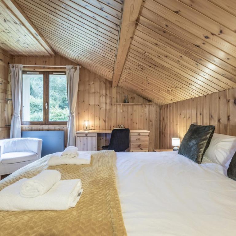 Chalet Tannuaz - 4 Bedrooms - Quiet area - By Cozee Rentals - Chalet - 5