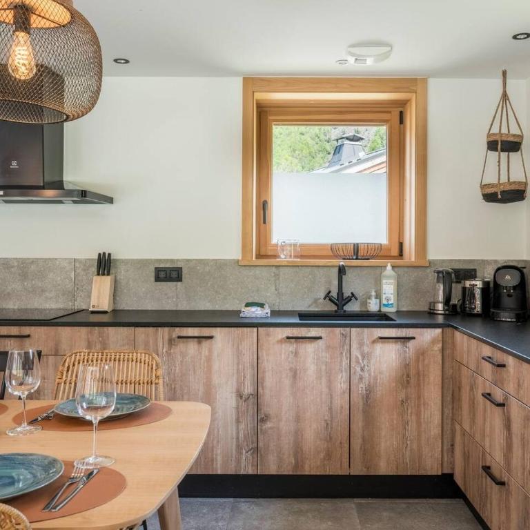 Chalet Marshall - Private Sauna - BBQ - 6 Minutes from Chamonix - By Cozee Rentals - Chalet - 20