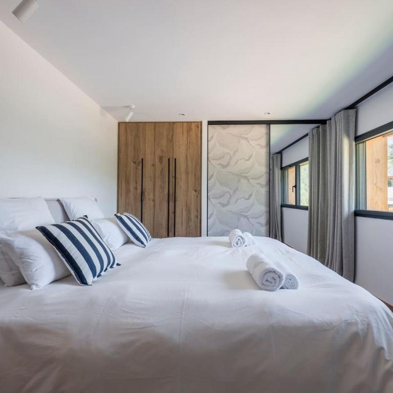 Chalet Bossonge - Nordic bath - 4 Bedrooms - By Cozee Rentals - Chalet - 12