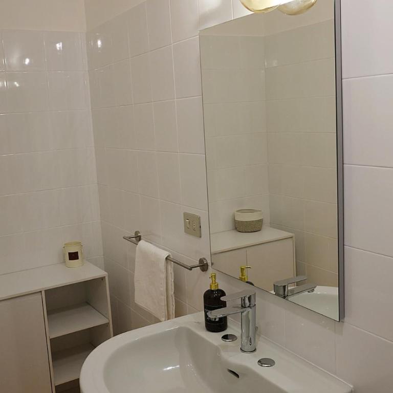 Peggy Suite - Camera Familiare con Bagno Privato - 6