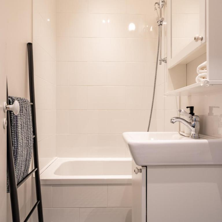 Exceptional 220 m2 apartment - Apartamento de 4 dormitorios con balcón - 22