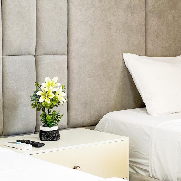  - Room #1715830501 - 6