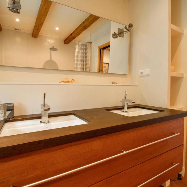 La demeure et son mazot - Pierres, charme et expérience unique - Maison 3 Chambres - 25
