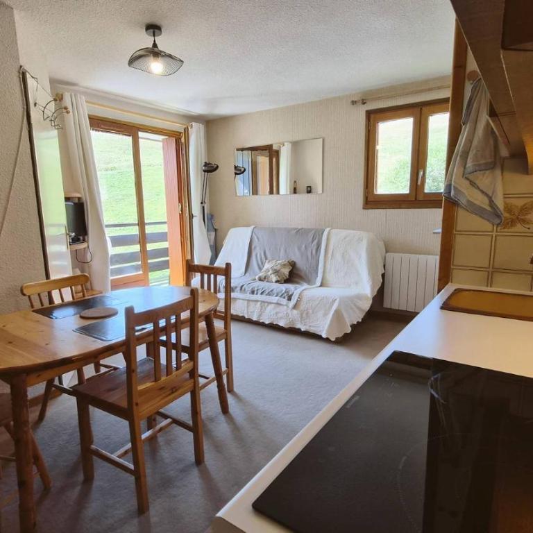 Sol A42 - Appartement 2 Chambres avec Balcon - 1