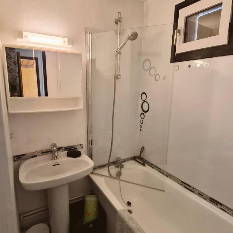 Sol A42 - Appartement 2 Chambres avec Balcon - 13