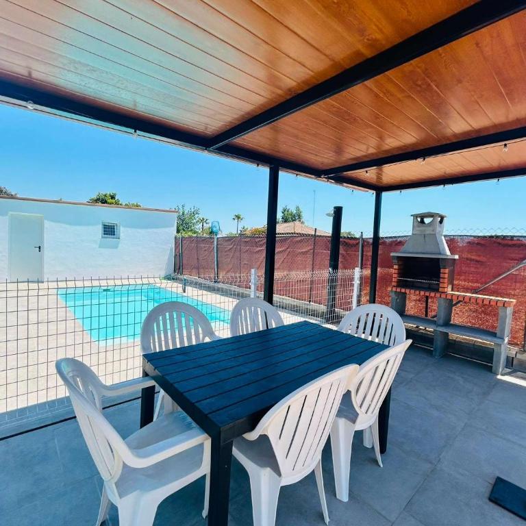 Casa Privada con Jardin Barbacoa y Piscina privada solo familias - Appartamento - 1
