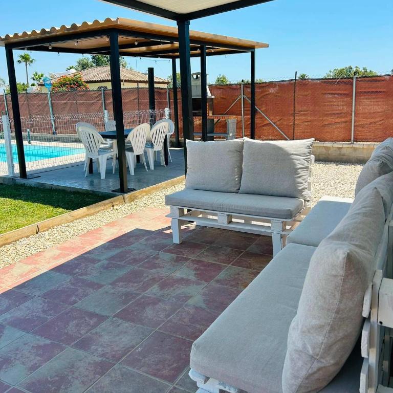 Casa Privada con Jardin Barbacoa y Piscina privada solo familias - Appartamento - 4