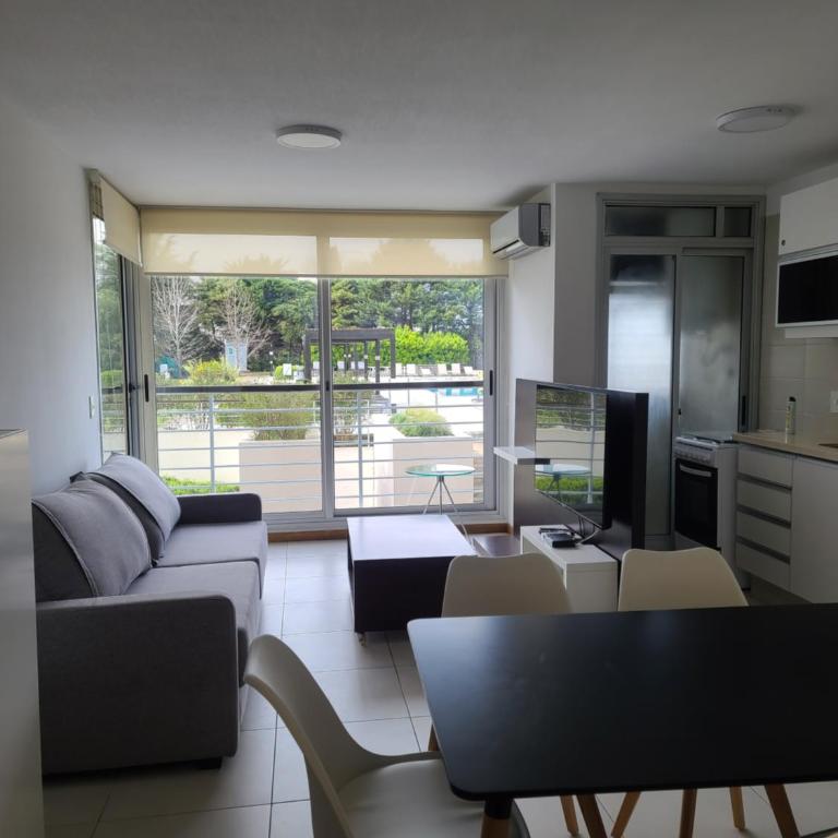 Apart Altos del Virrey - Deluxe One-Bedroom Apartment with Garden View - 11