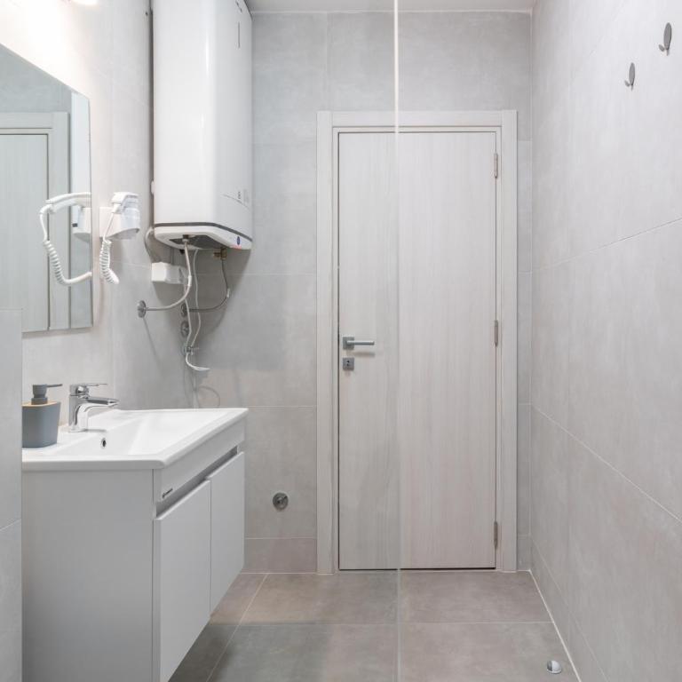 Field Apartments and SPA Kolasin - Apartman sa 1 Spavaćom Sobom i Spa Kadom - 11