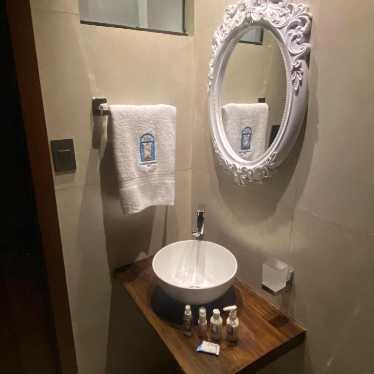 Cabaña Suites Oti en Robore 12húespedes naturaleza, confort a pasosdelRio - Suite Deluxe con cama extragrande - 6