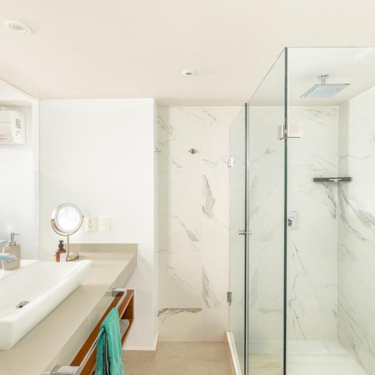 Luxury 2-Bedroom Beachfront Oasis – Two Balconies to Soak in the Views - Apartment mit 2 Schlafzimmern - 14