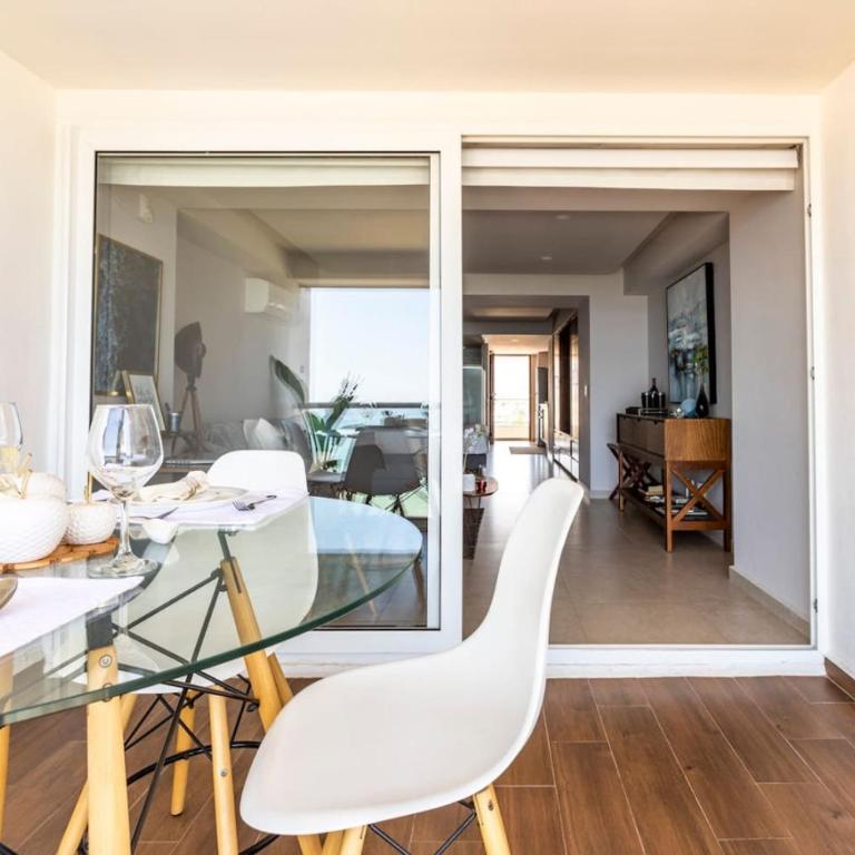 Beachfront & free daily breakfast & 600MB 7010 Wifi by Moikkarentals - One-Bedroom Apartment - 14
