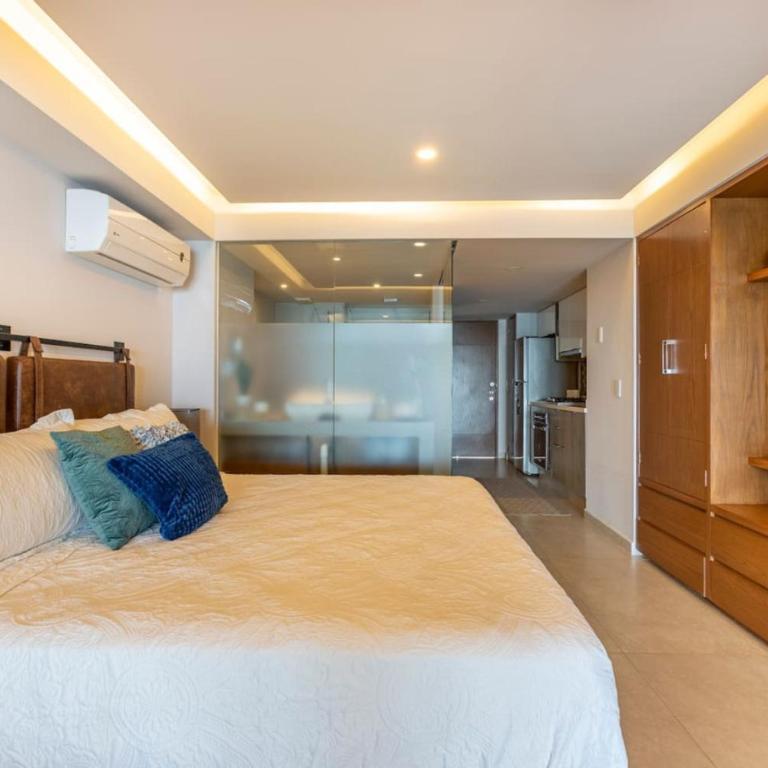 Beachfront & free daily breakfast & 600MB 7010 Wifi by Moikkarentals - One-Bedroom Apartment - 81