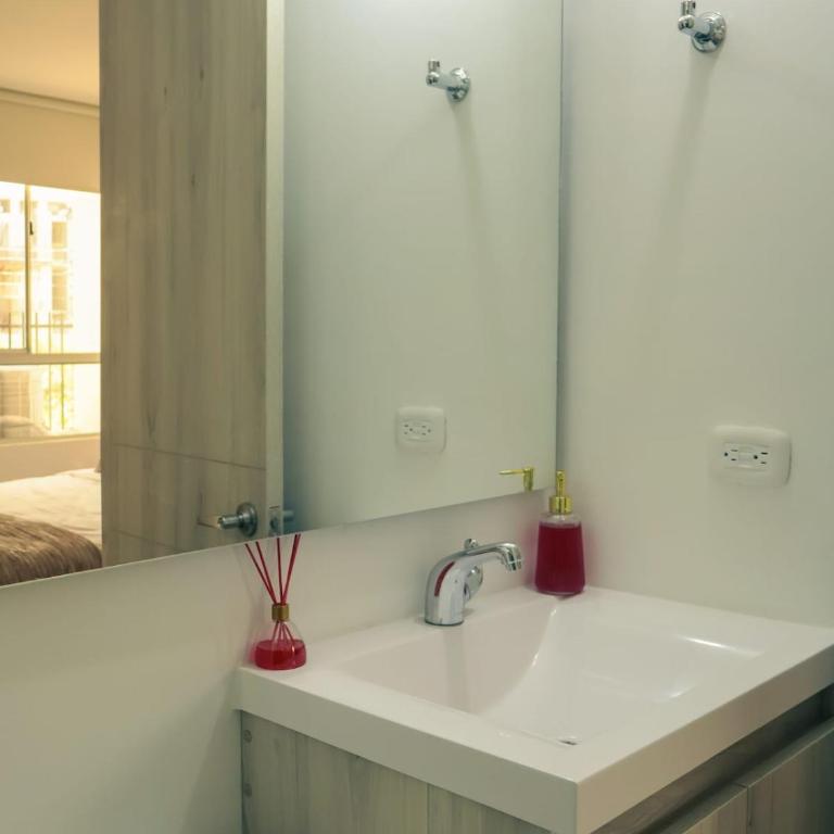 Serena del Mar Pool Close to the beach - Three-Bedroom Apartment - 18