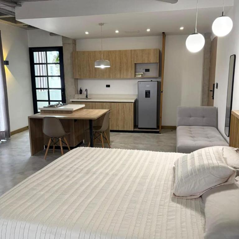  - Apartamento Superior con balcón - 2