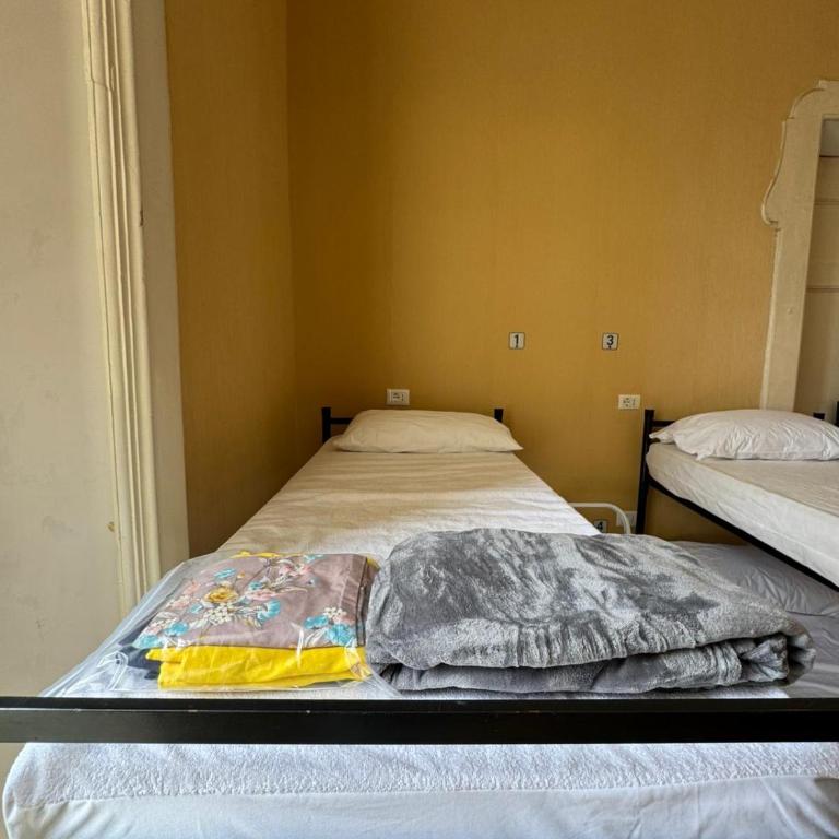 Salerno Experience Hostel - Bed in 6-Bed Mixed Dormitory Room - 9