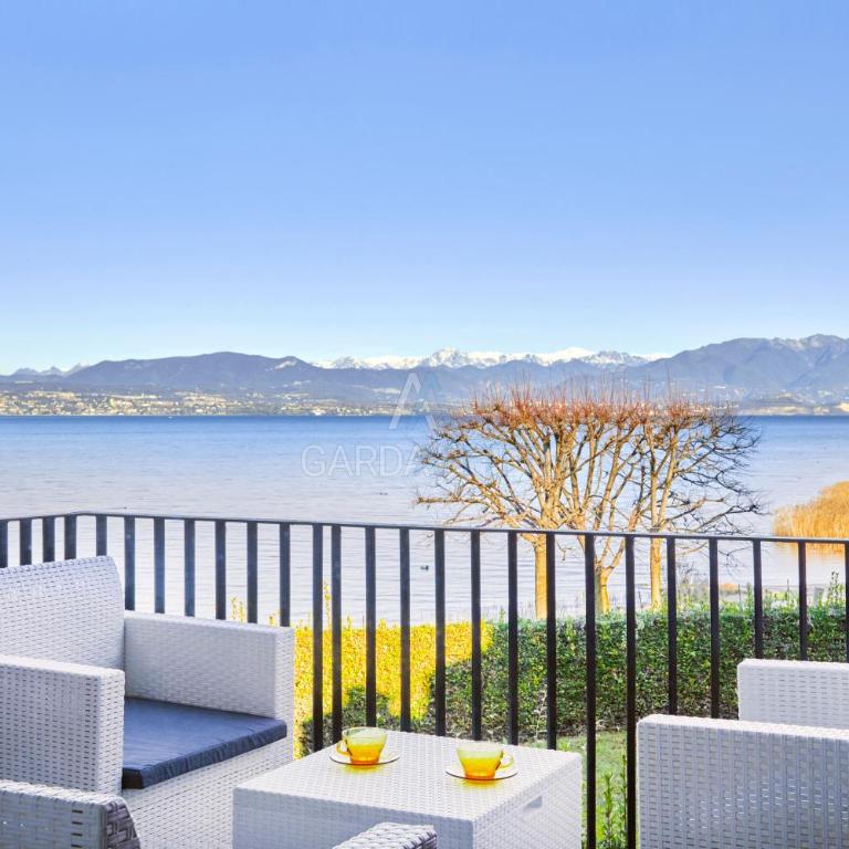 Poseidone Apt - Terrazza vista lago - Appartamento con 2 Camere da Letto - 1
