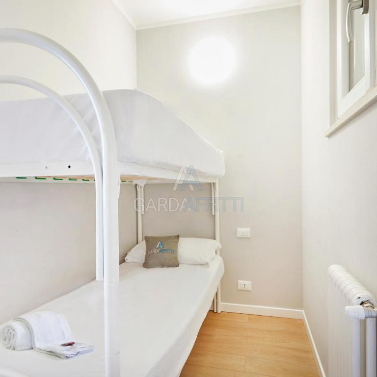Poseidone Apt - Terrazza vista lago - Appartamento con 2 Camere da Letto - 14