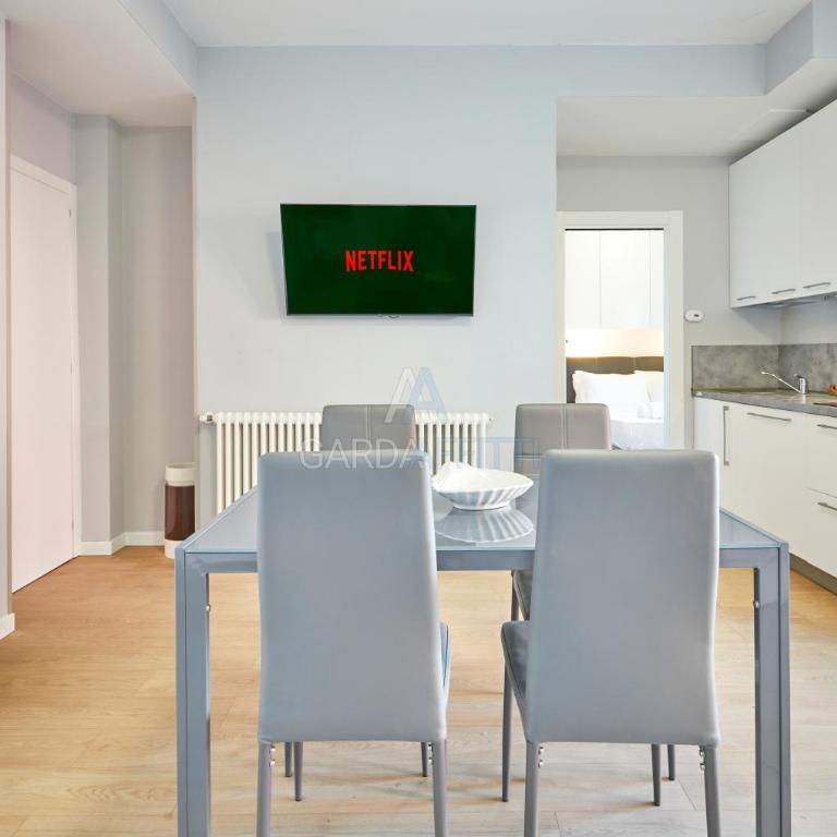 Poseidone Apt - Terrazza vista lago - Appartamento con 2 Camere da Letto - 10