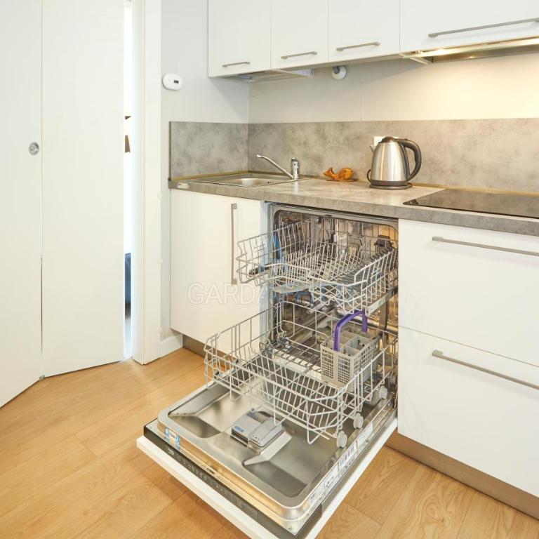 Poseidone Apt - Terrazza vista lago - Appartamento con 2 Camere da Letto - 12