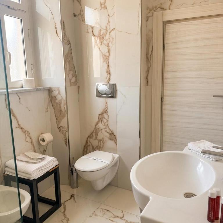 Viscuso House B&B - Camera King con Accesso Ospiti Disabili - 13