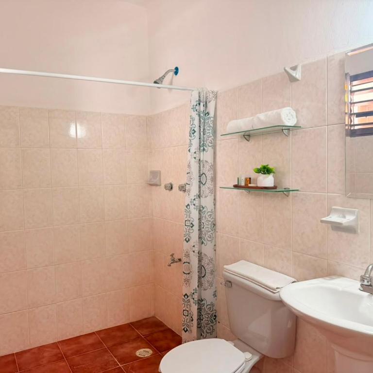  - Room #1715901502 - 4