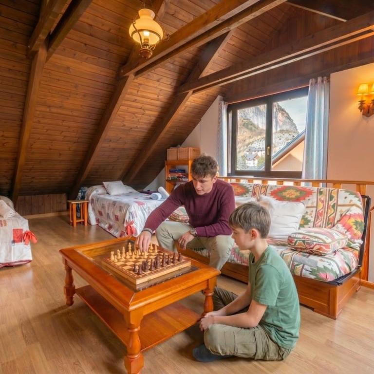 Casa Escarrilla,10 personas, Vistas&Patio, Game Room - Five-Bedroom House - 4