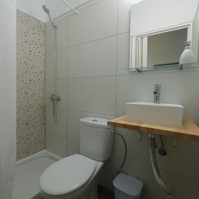 Pensión Playa - Habitación Doble con baño privado - 1 o 2 camas - 3