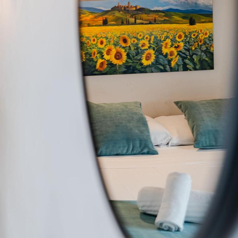 Modern Apt x4 SMN, 5 mins from Duomo, AC & Wi-Fi - Two-Bedroom Superior Apartment - 2