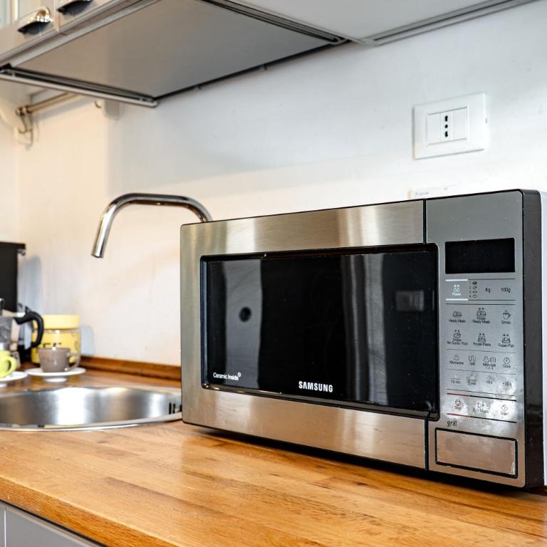 Modern Apt x4 SMN, 5 mins from Duomo, AC & Wi-Fi - Two-Bedroom Superior Apartment - 5