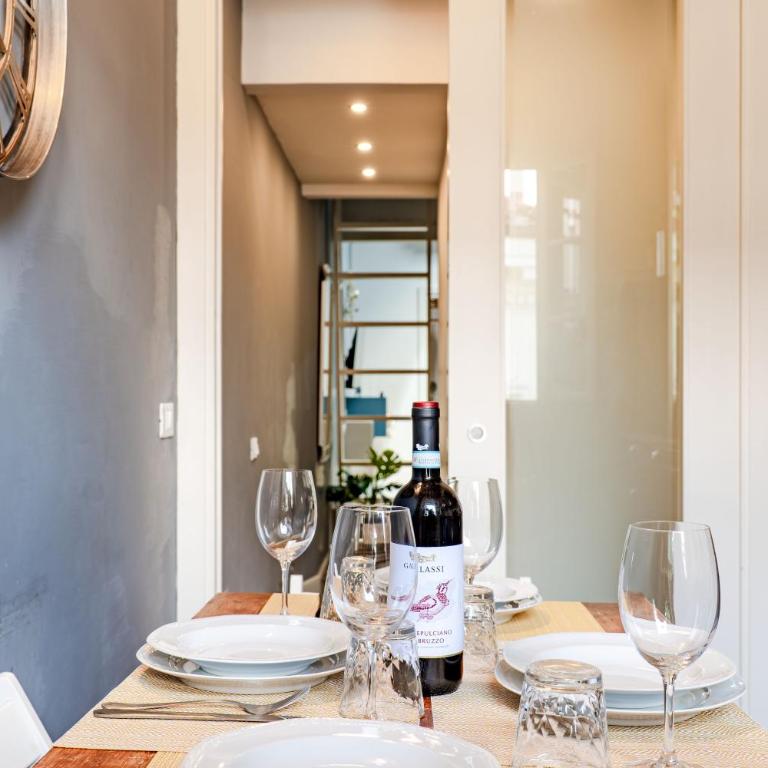 Modern Apt x4 SMN, 5 mins from Duomo, AC & Wi-Fi - Two-Bedroom Superior Apartment - 7
