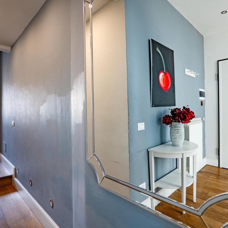 Modern Apt x4 SMN, 5 mins from Duomo, AC & Wi-Fi - Two-Bedroom Superior Apartment - 8