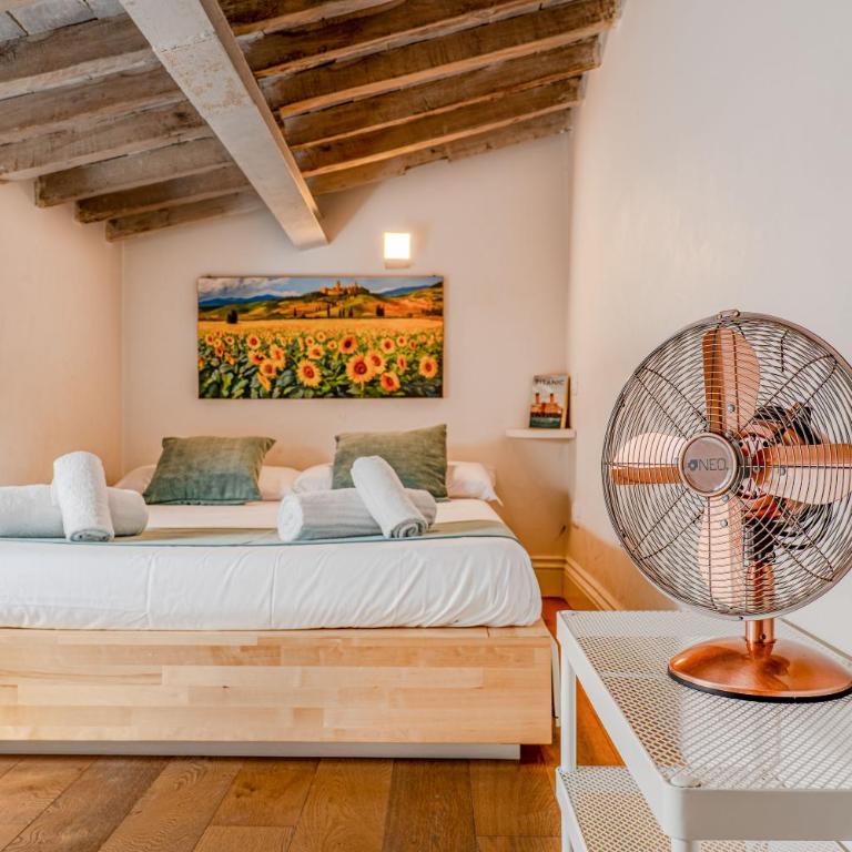 Modern Apt x4 SMN, 5 mins from Duomo, AC & Wi-Fi - Two-Bedroom Superior Apartment - 9