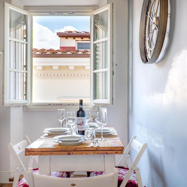 Modern Apt x4 SMN, 5 mins from Duomo, AC & Wi-Fi - Two-Bedroom Superior Apartment - 18