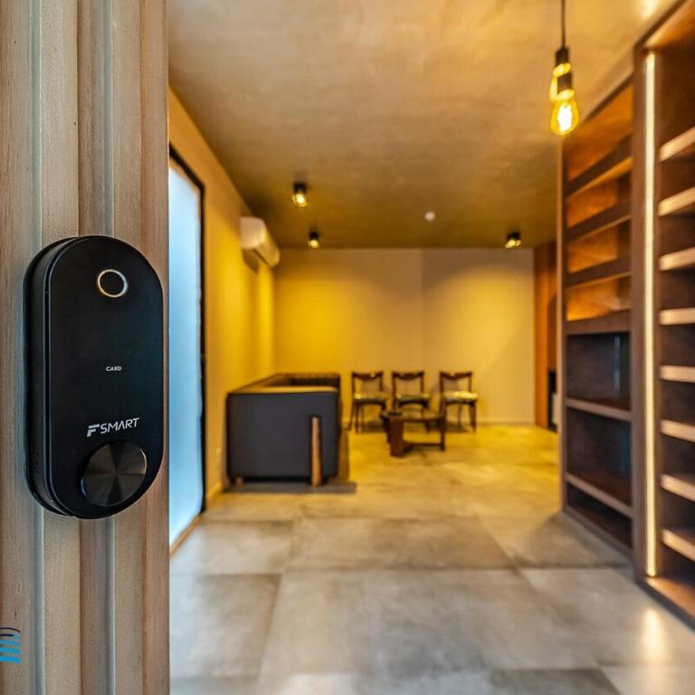 1E Alban Steps from the Shopping del Sol - One-Bedroom Apartment - 3