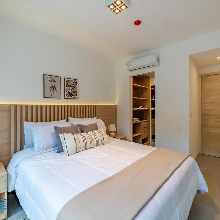 1E Alban Steps from the Shopping del Sol - One-Bedroom Apartment - 47