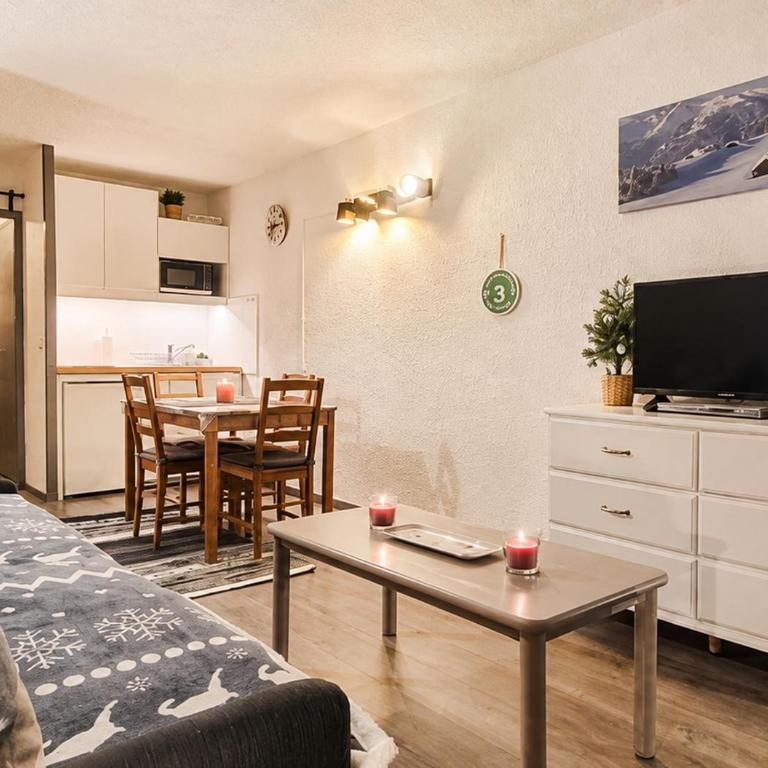 LE PLEIN SUD - Ski aux pieds, Jandri Express - Ménage inclus - Appartement avec Vue sur la Montagne - 3