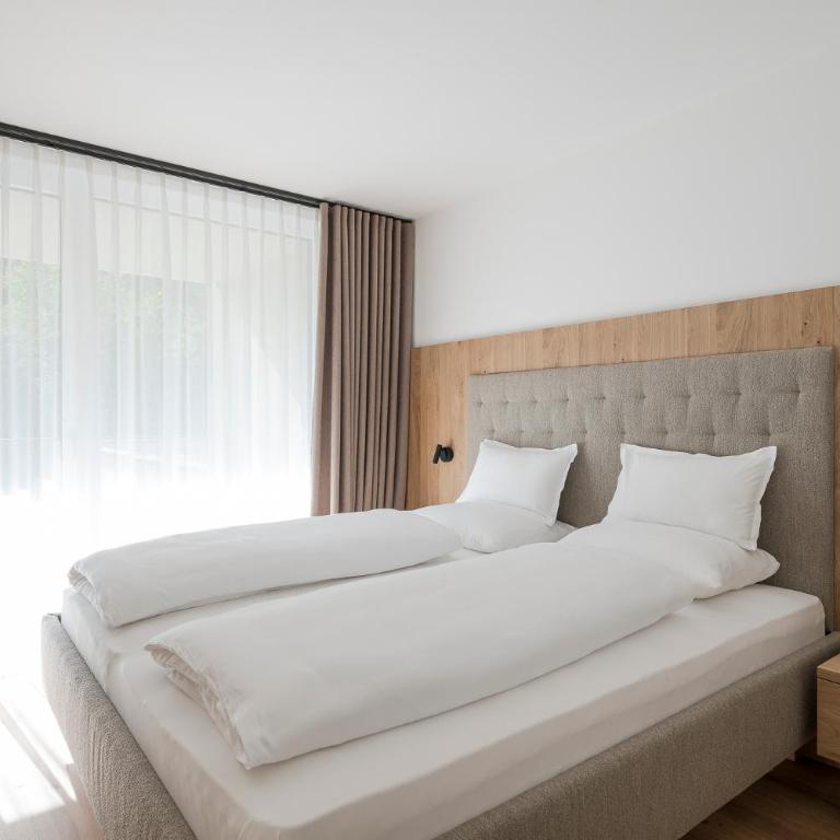 Ramilia Family Apartments Restaurant & Pizzeria - One-Bedroom Apartment with Balcony and Mountain View - 11