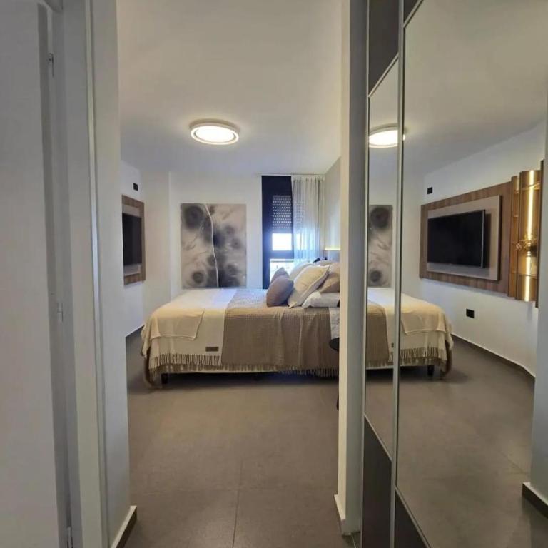  - Room #1715946101 - 5