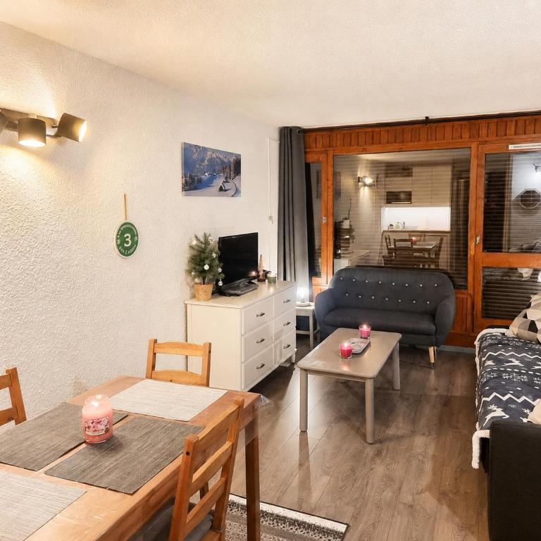 LE PLEIN SUD - Ski aux pieds, Jandri Express - Ménage inclus - Appartement avec Vue sur la Montagne - 4