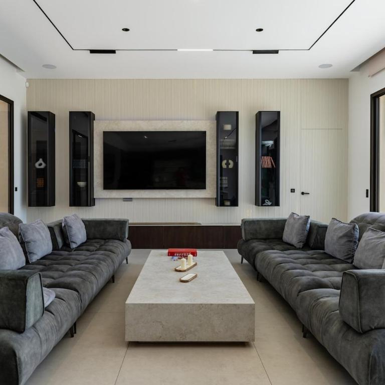 Villa Marbella with exceptional pool and hot tub - Villa - 11