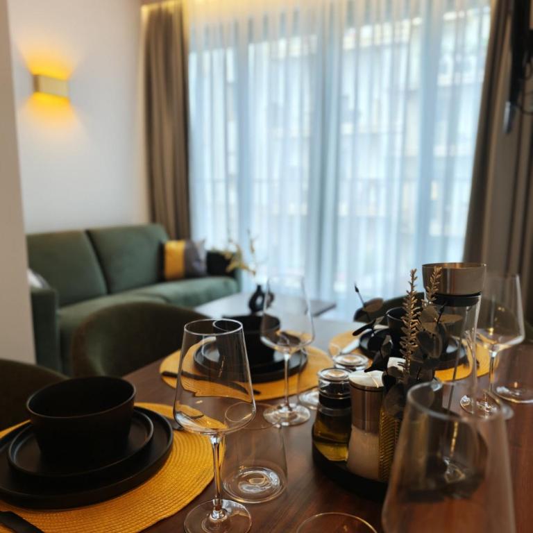 Homely Stay City Apartments - Deluxe Apartment mit 1 Schlafzimmer - 1