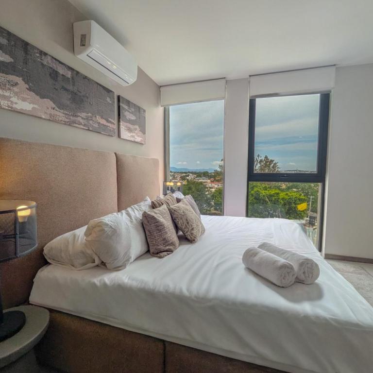 Increible nuevo depa por andares 1209B - Apartment - 1