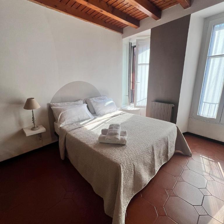 A Window in Como - One-Bedroom Apartment - 3