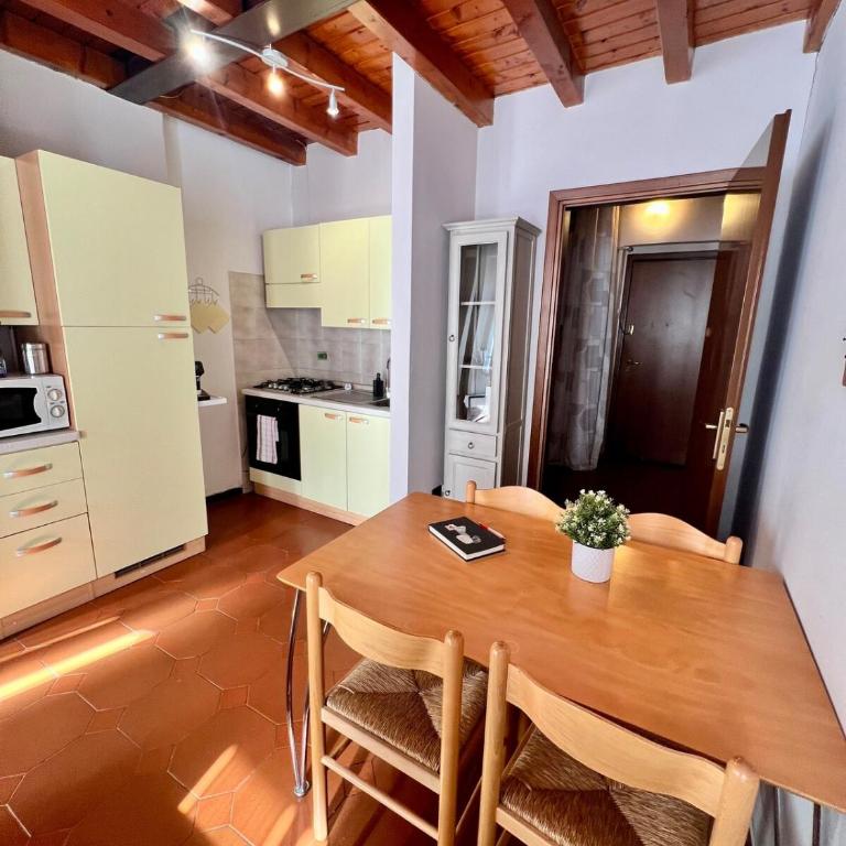 A Window in Como - One-Bedroom Apartment - 8