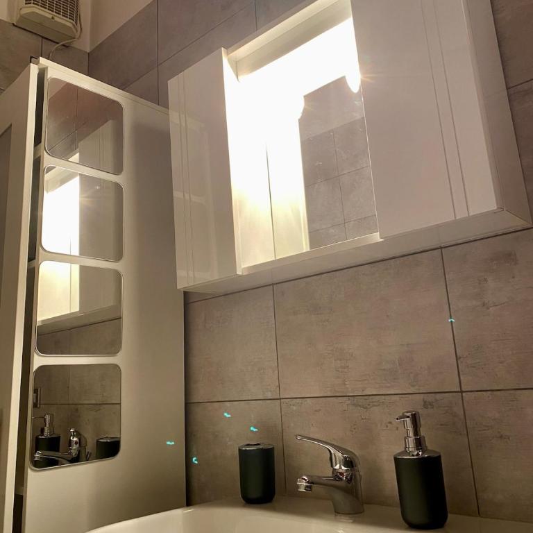 A Window in Como - One-Bedroom Apartment - 12